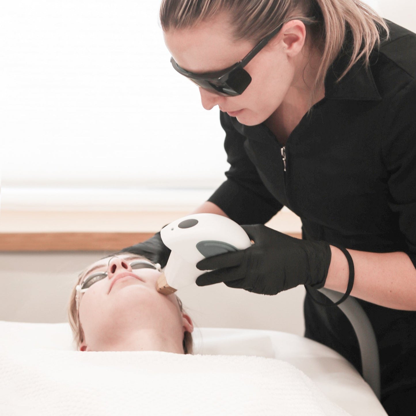 Fractional Laser Resurfacing (Full Face) - 3 Pack