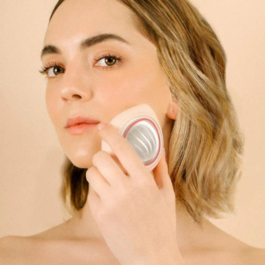 Hadaka Beauty ILLŪMEN LED Light Therapy Skin Perfector Device